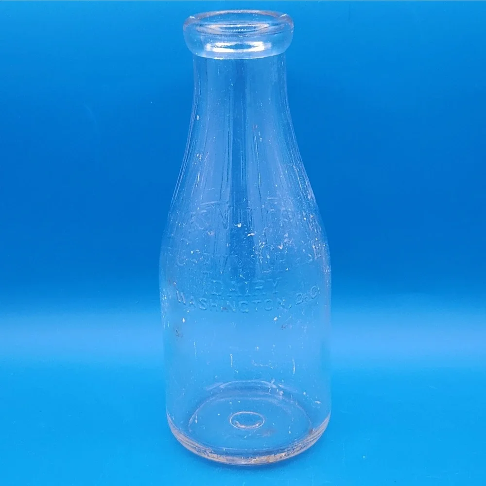 Rare 1934 Chestnut Farms Chevy Chase Dairy Safe for Babies Milk Bottle 1 quart